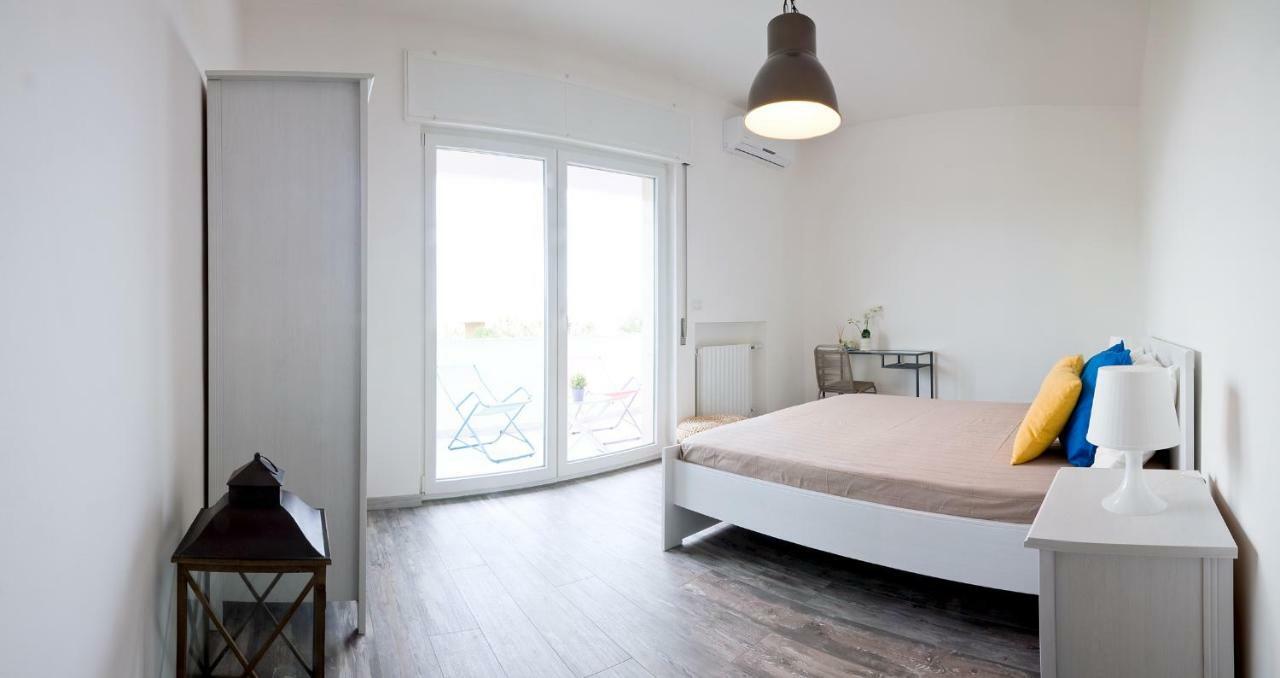 Pietra Di Mare Bed & Breakfast Bari Bagian luar foto
