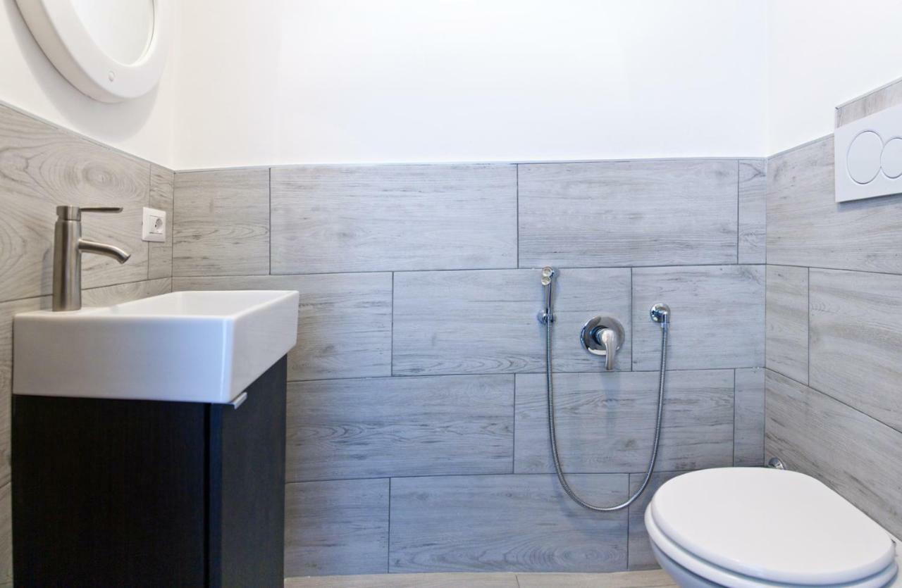 Pietra Di Mare Bed & Breakfast Bari Bagian luar foto